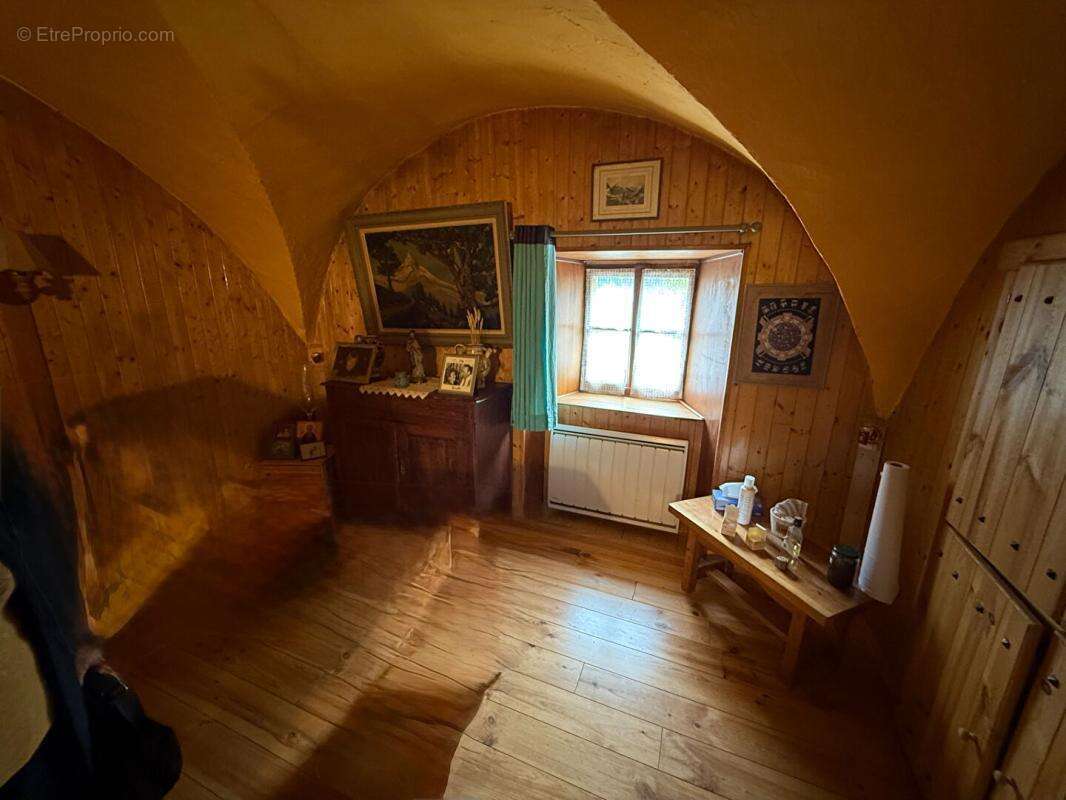 Ferme savoyarde coteau de MAGLAND 5 pièces , 220 000 euros - photo 4
