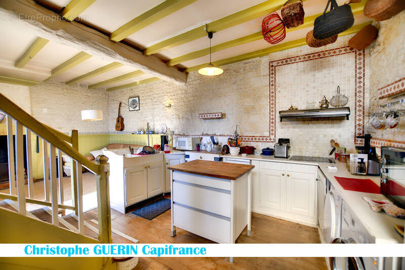 Maison à MONTIGNAC-CHARENTE