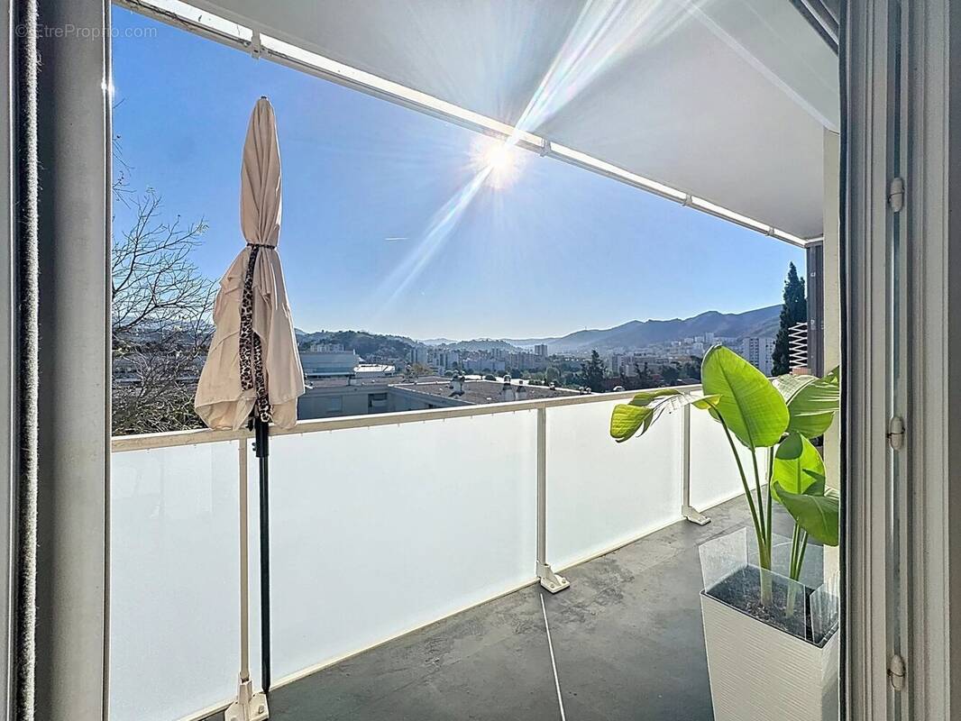 Appartement à MARSEILLE-12E