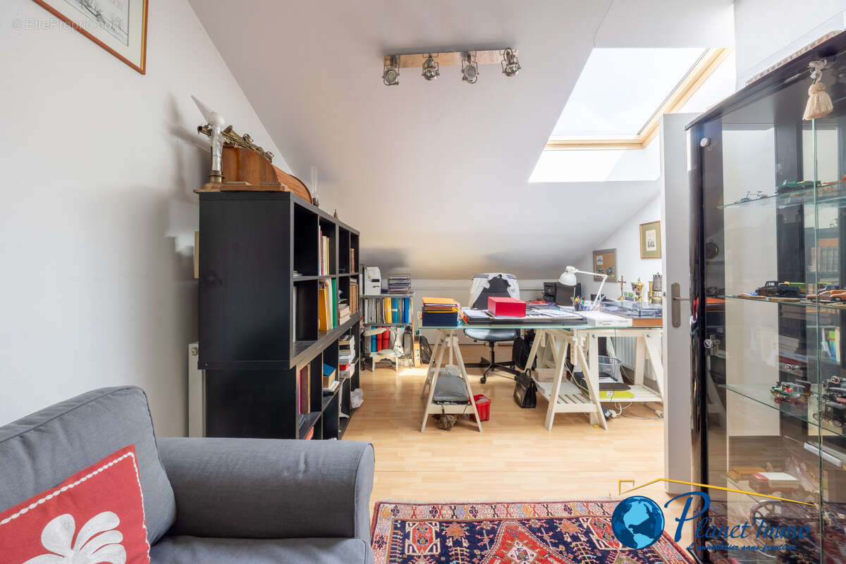Appartement à SAINT-PRIEST-EN-JAREZ