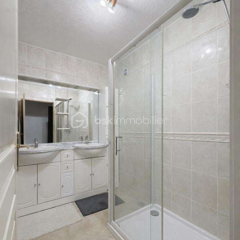 Appartement à SIX-FOURS-LES-PLAGES