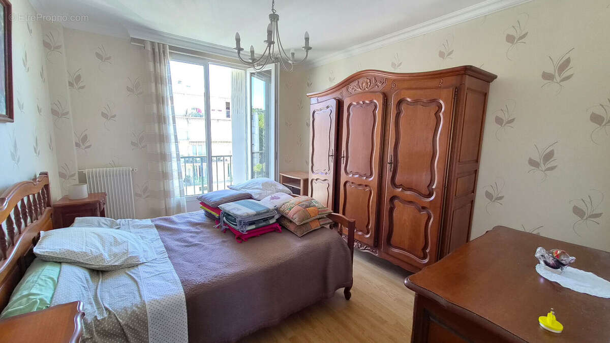 Appartement -  91 m2 - Joue Les Tours - photo 5