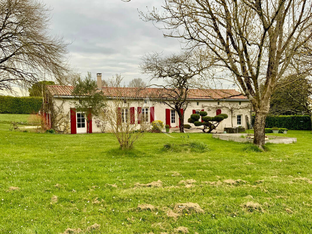 Maison à JONZAC