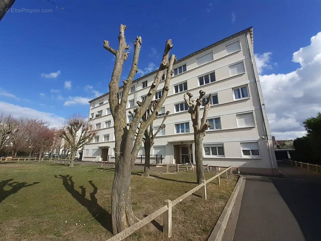 Appartement à HOUILLES