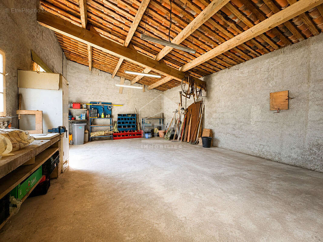 Maison 150m² à chazelles - photo 17