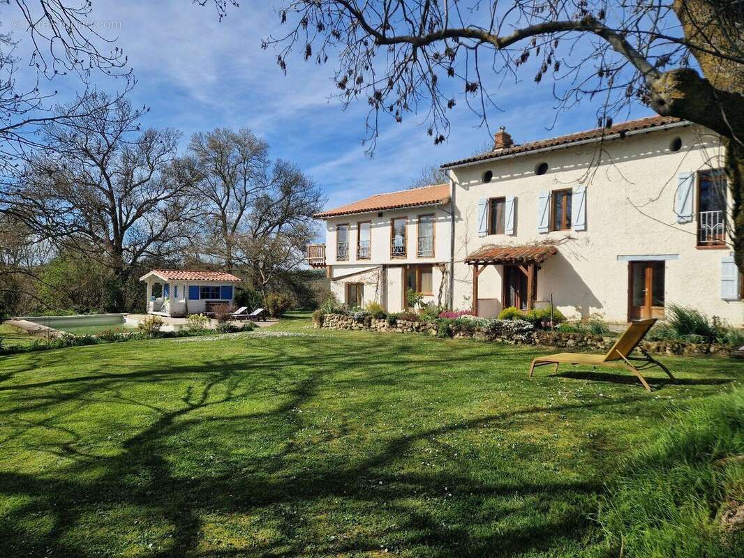 Propriété avec piscine sur environ 1,5 Ha de terrain - photo 4