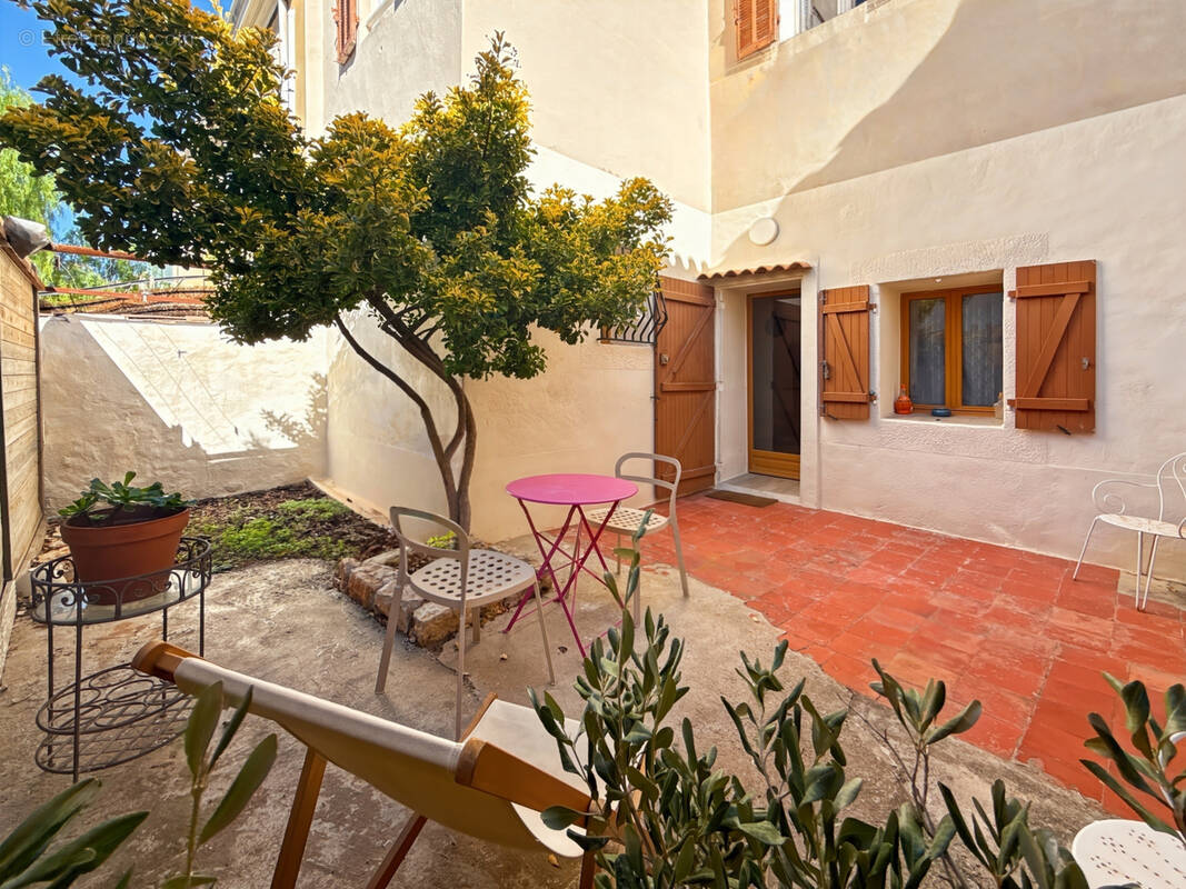 Appartement à MARSEILLE-7E