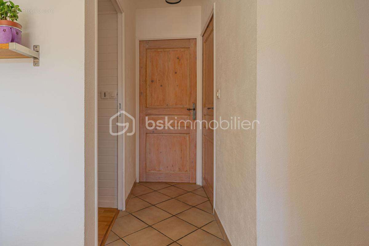 Appartement à POISY