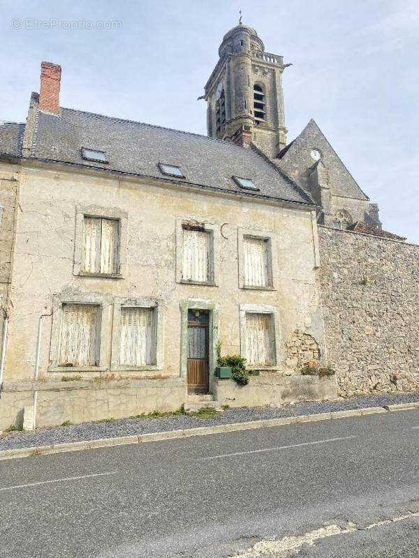 Maison à SAINT-REMY-BLANZY