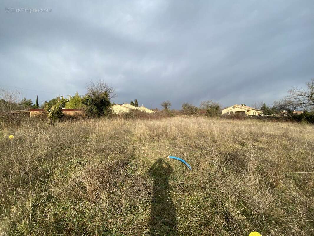 Terrain à VILLENEUVE-DE-BERG