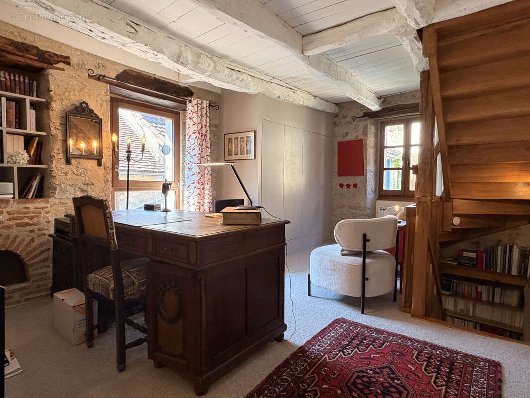Maison en pierre avec cour au centre de Cajarc - photo 13