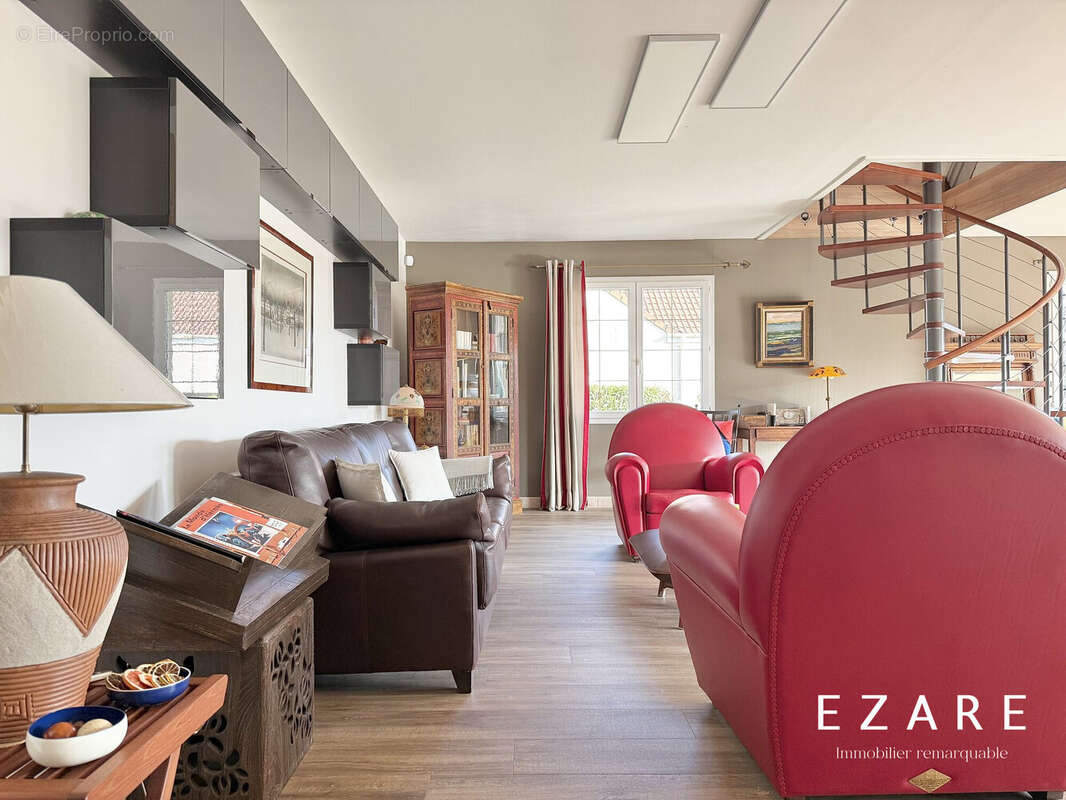 Maison à BELLENEUVE