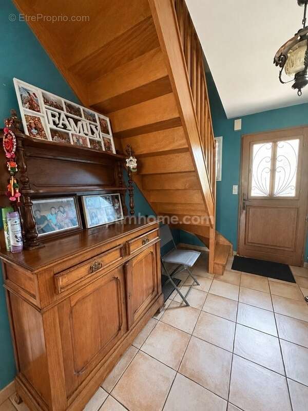 Magnifique maison familiale de 143 m² sur 3797 m² de terrain avec un espace boisé - photo 2