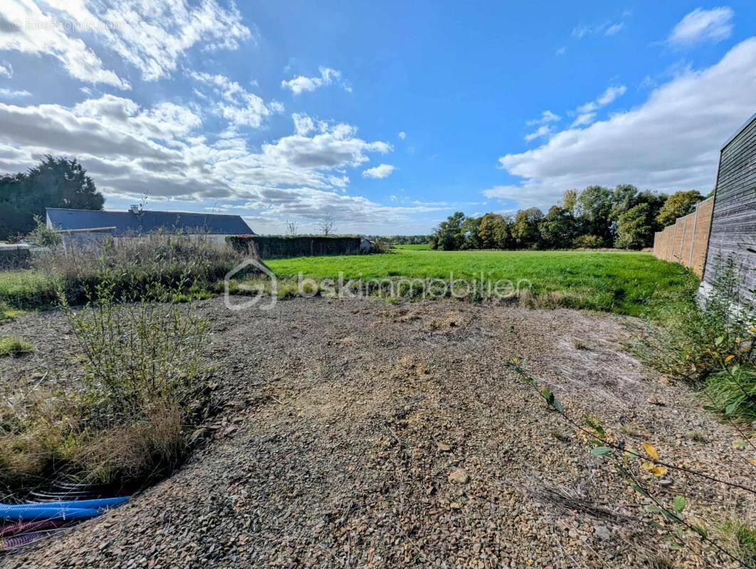 Terrain à JAVENE