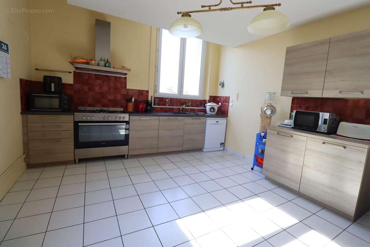 Appartement 111 m² à La Cote-Saint-Andre  - photo 3