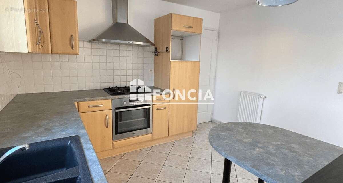 Maison à L'HUISSERIE