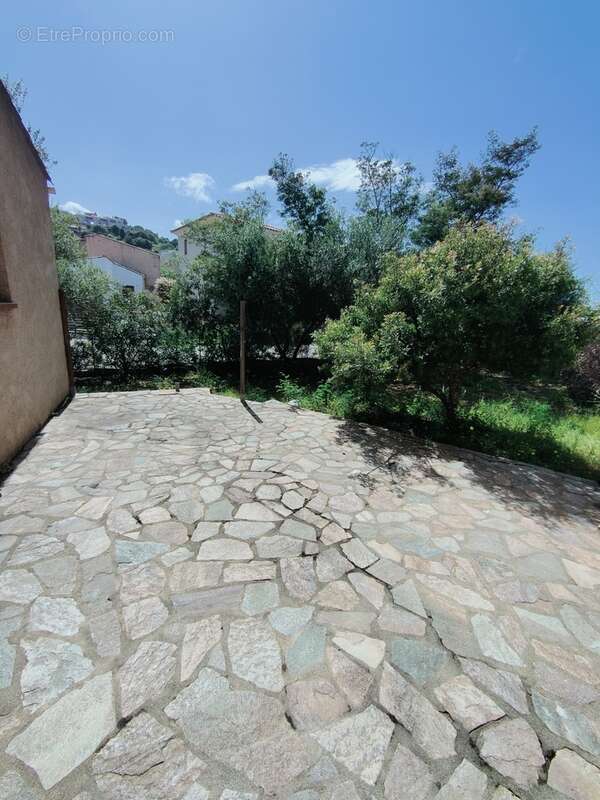 Rare : Villa type 6 à proximité des plages - photo 12