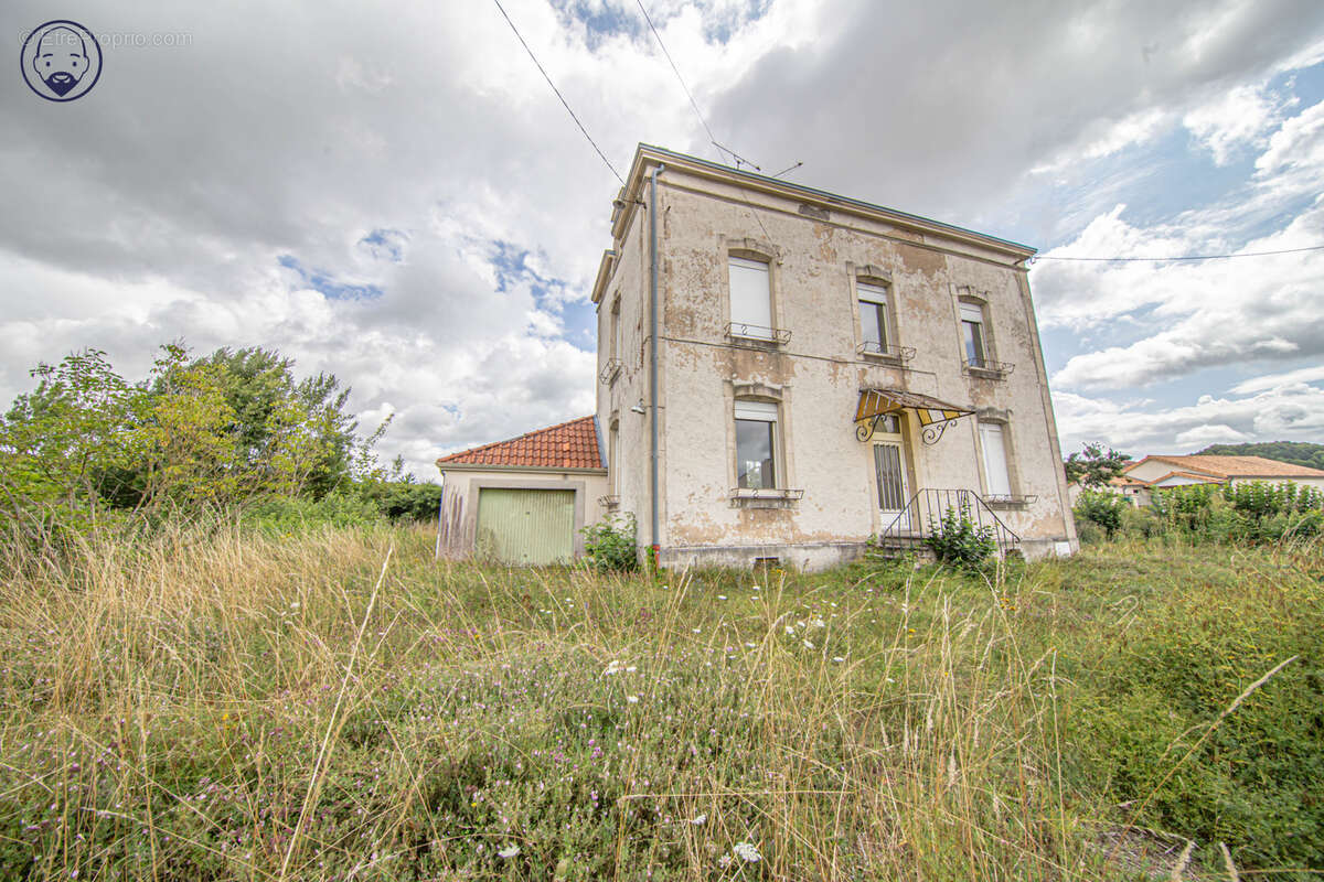 Maison de caractère à rénover, Saint-Mihiel, résidentiel . - photo 4