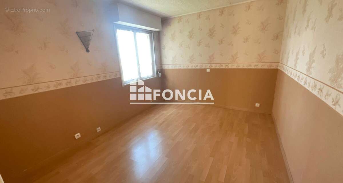 Appartement à FRESNES