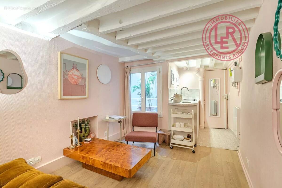 Appartement à PARIS-3E