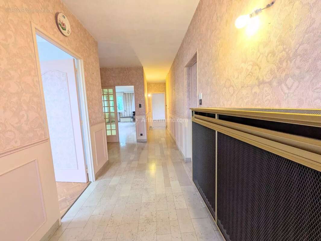 Maison à NEUFCHATEAU