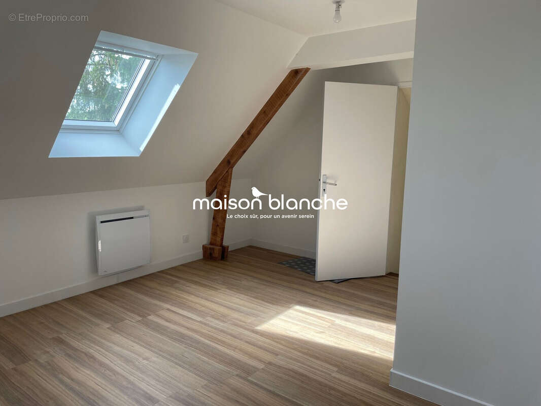 Maison 173 m² à Saint-Barthelemy-D'anjou  - photo 6