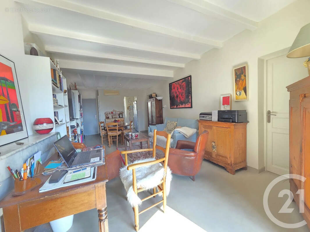 Appartement à LE CASTELLET