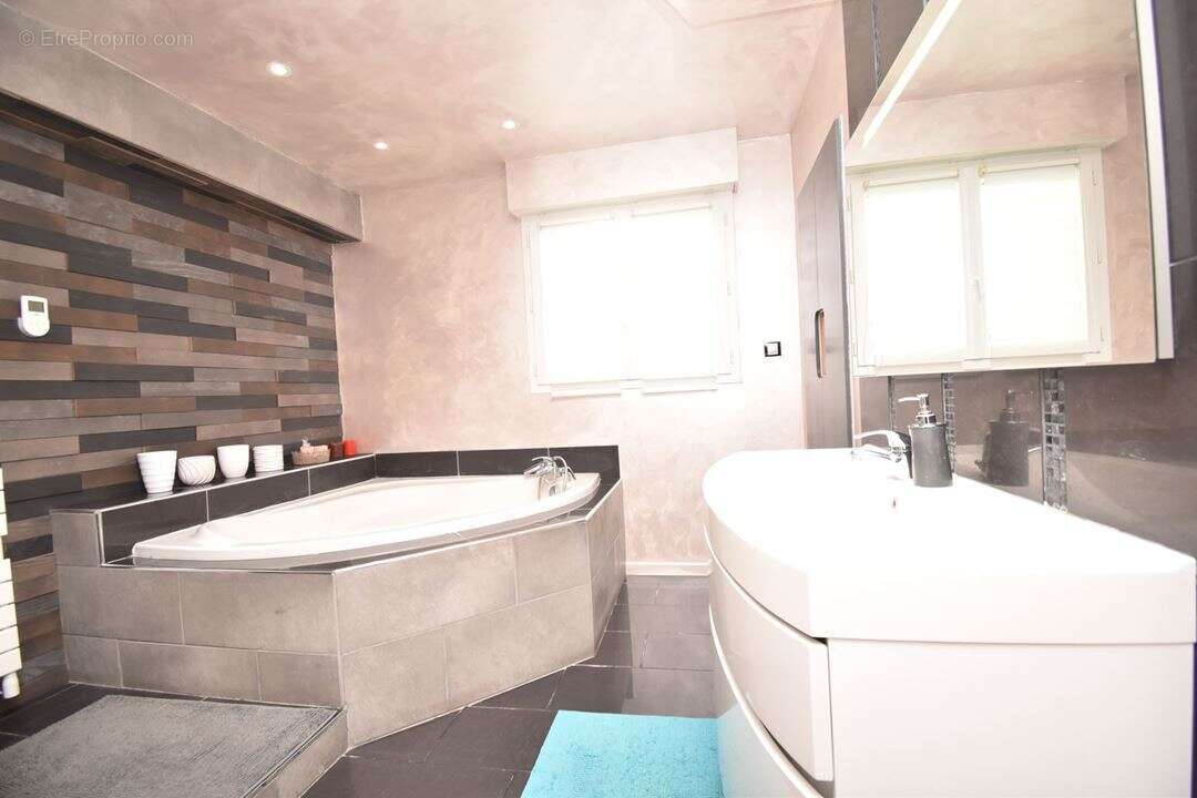 Maison à MONTIGNY-EN-OSTREVENT