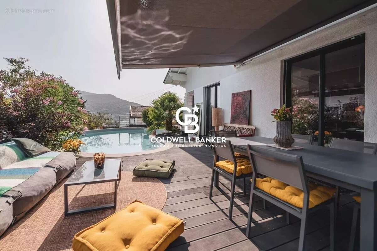 Maison à VETRAZ-MONTHOUX