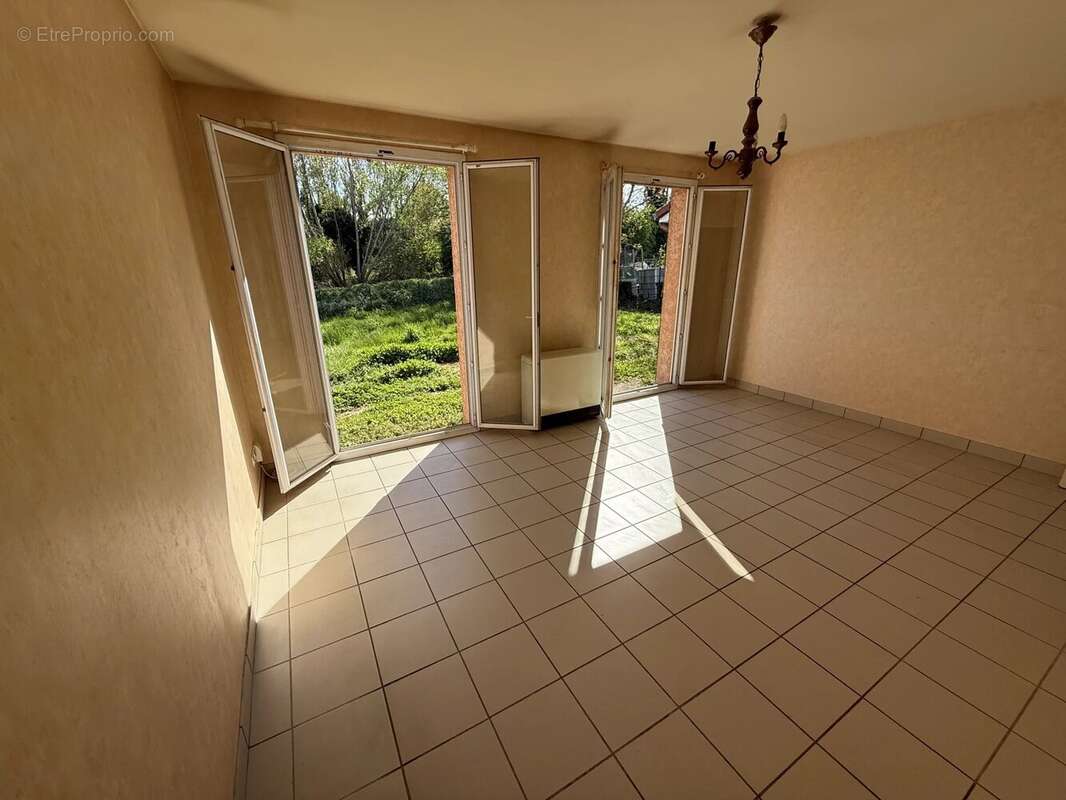 Maison à LA CHAPELLE-DE-GUINCHAY