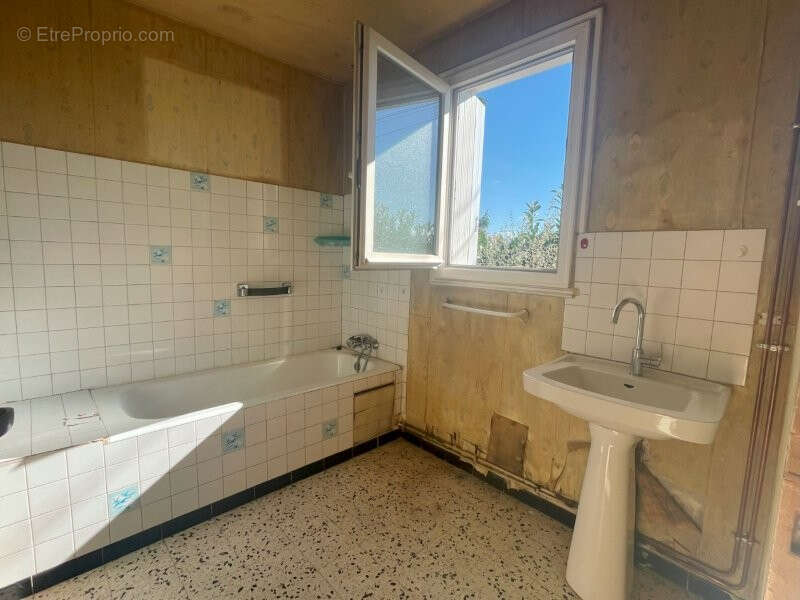 Maison à LA BAZOCHE-GOUET