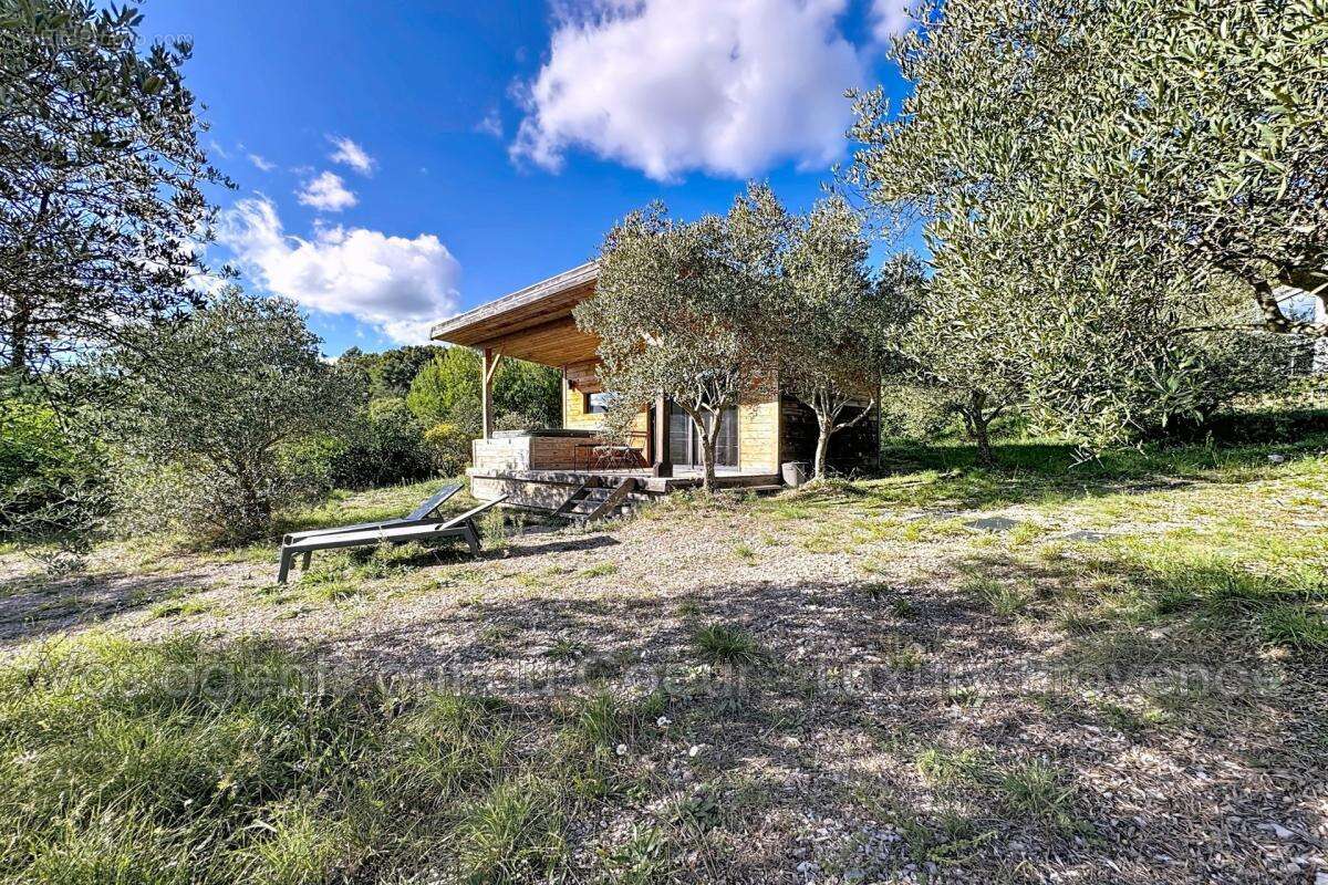 Maison à VAUVENARGUES