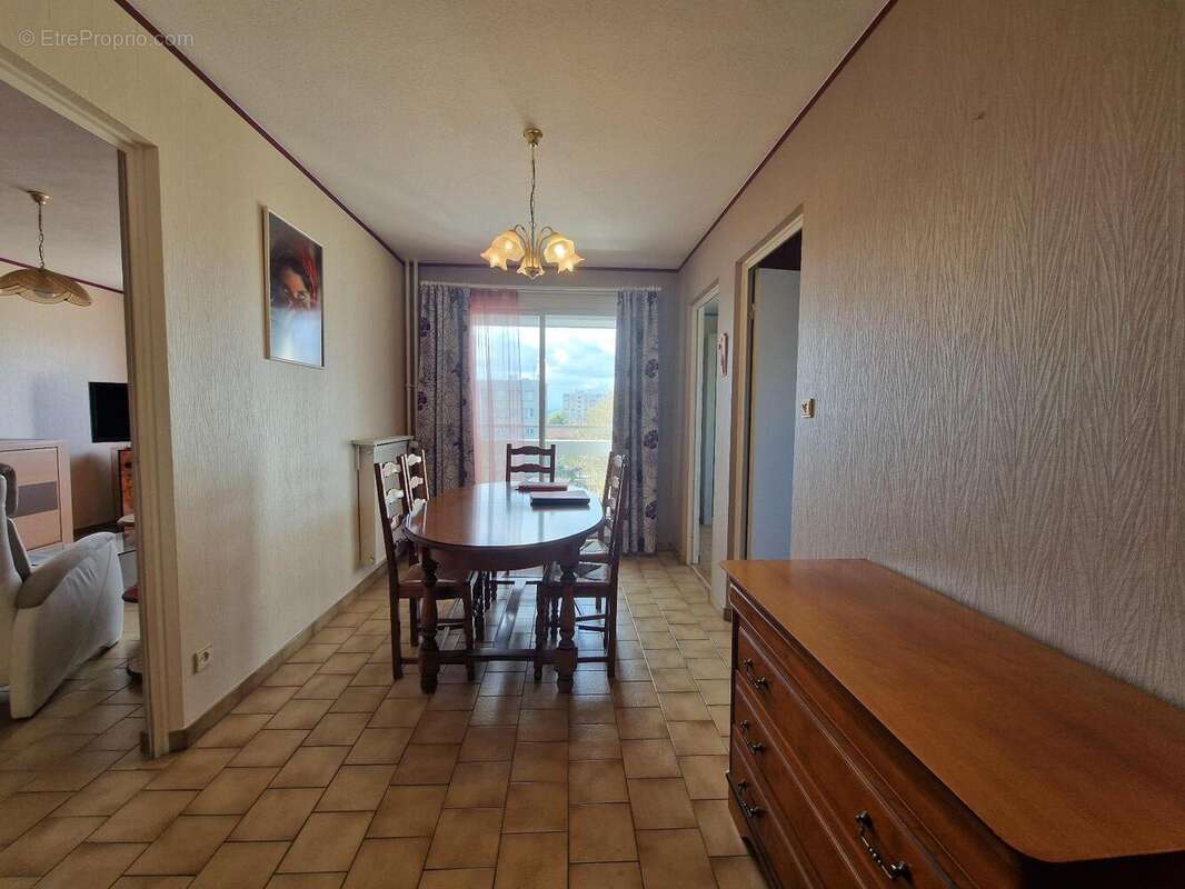   - Appartement à SAINT-PRIEST