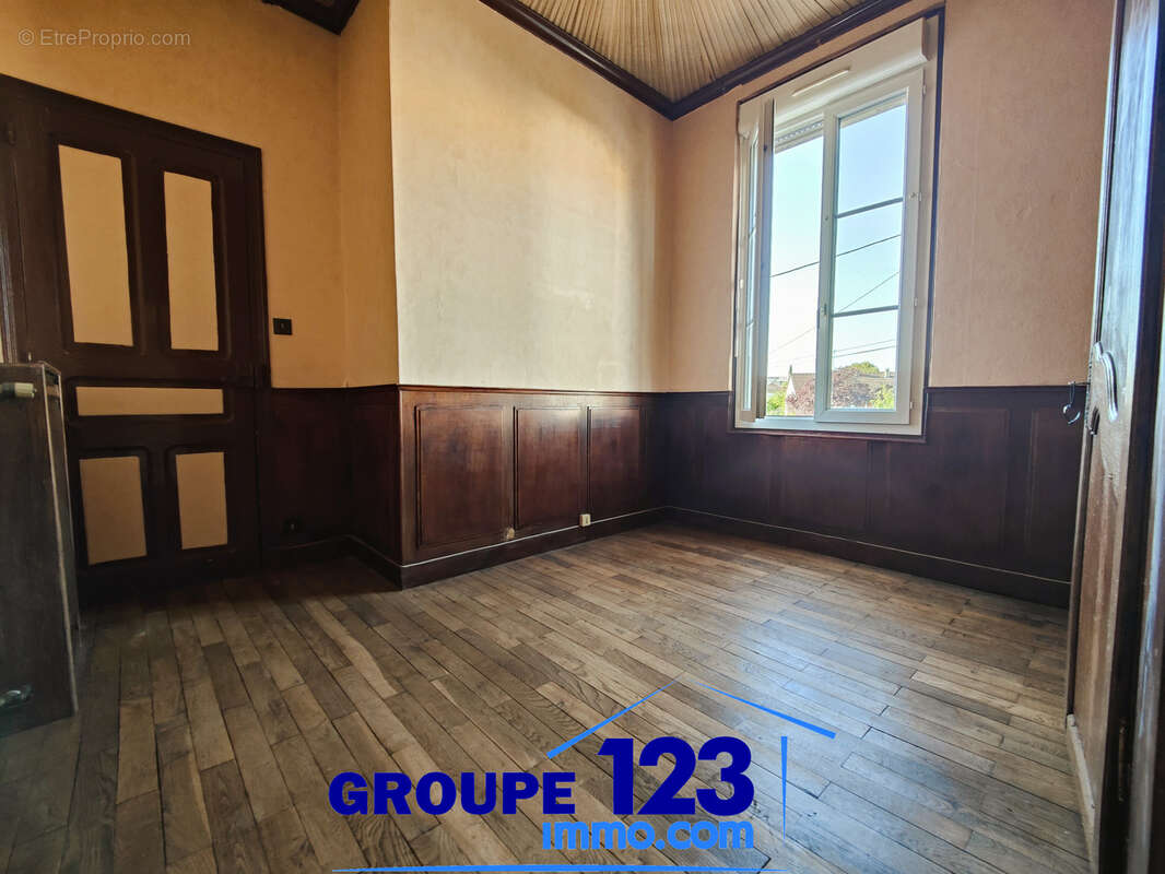 Maison avec local loué à Migennes   Vivez et investissez en un seul lieu - photo 4