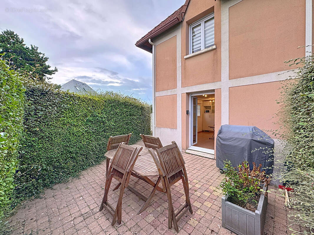 Maison à DIVES-SUR-MER