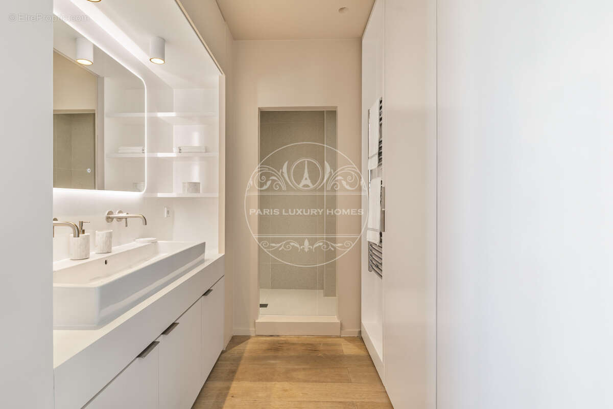 Appartement à PARIS-2E