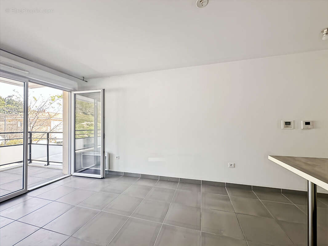 Appartement à ENSUES-LA-REDONNE