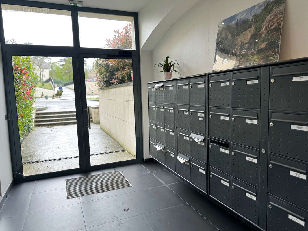 SAINT WITZ Appartement de 2 pièces en duplex de 37.95 m2 avec petite terrasse privative devant - photo 7