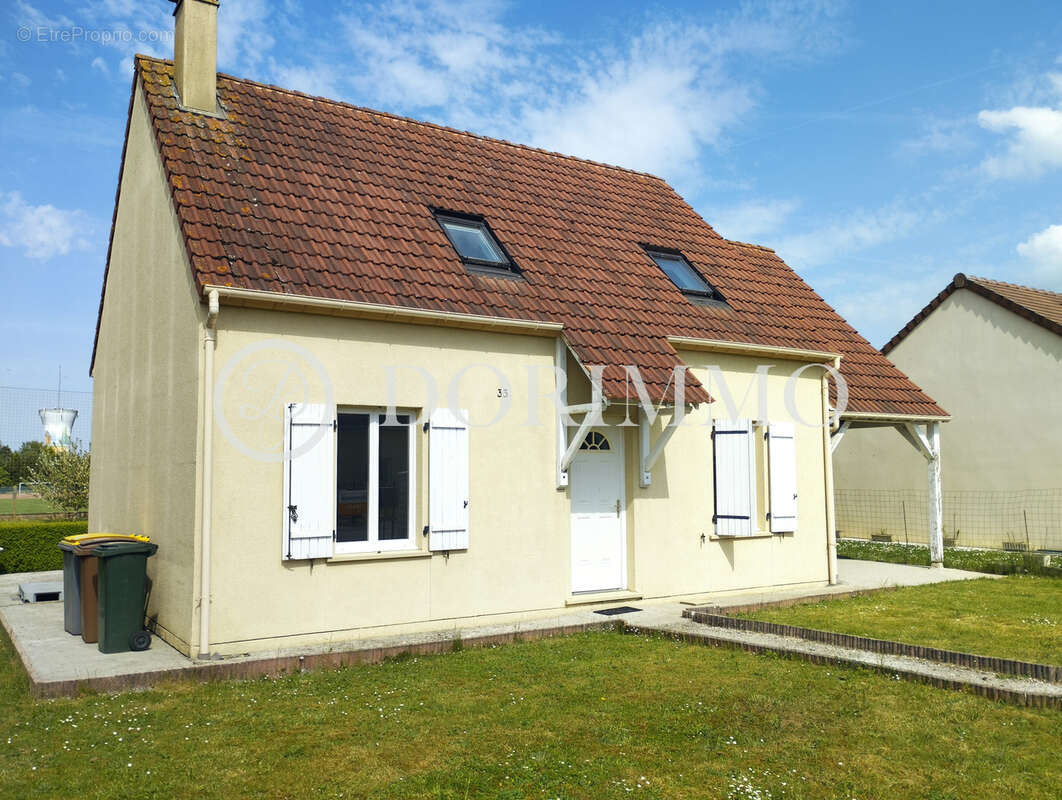 Maison à CREVECOEUR-LE-GRAND