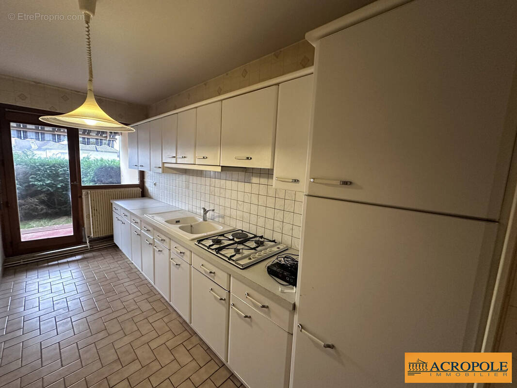 Cuisine aménagée et equi - Appartement à GIEN