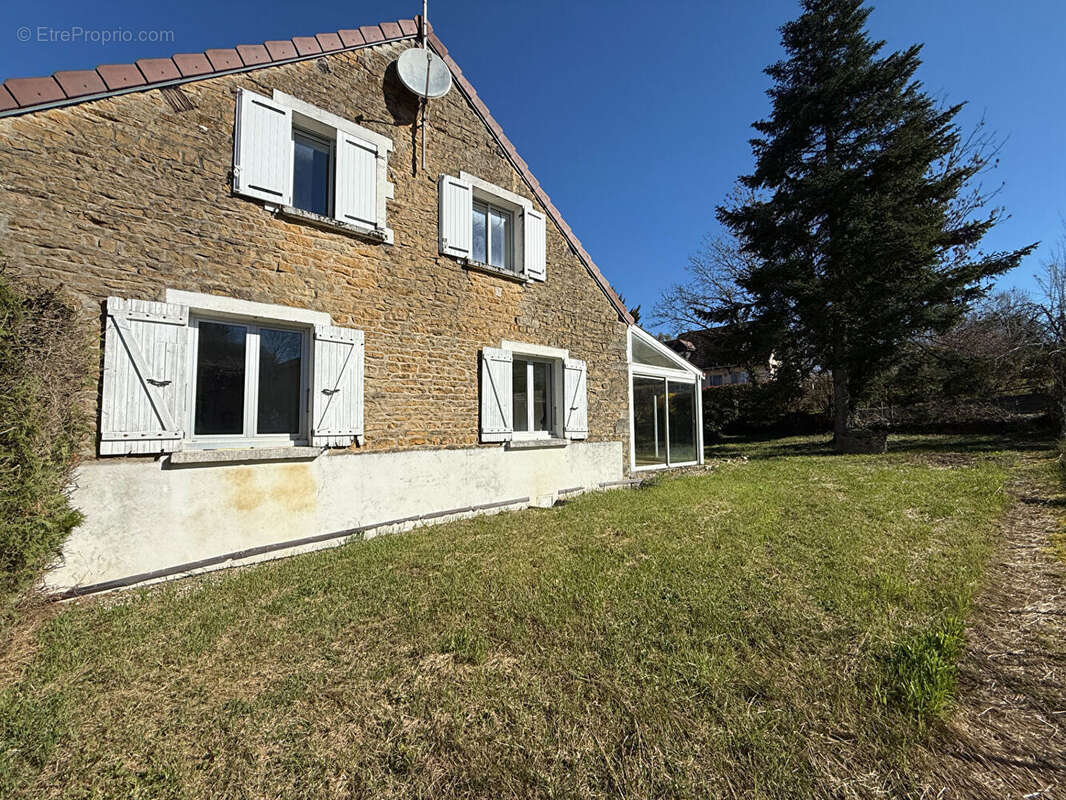 Maison à LONS-LE-SAUNIER