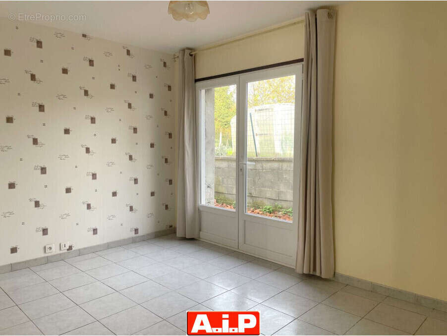 Maison à SAINT-MAURICE-LE-GIRARD