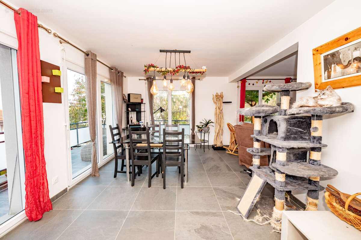 Maison à MONTPERREUX