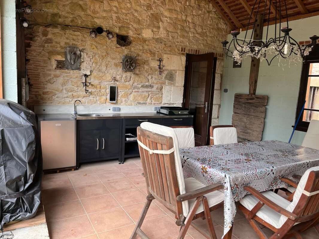 Maison à SAINT-MEDARD-D'EXCIDEUIL
