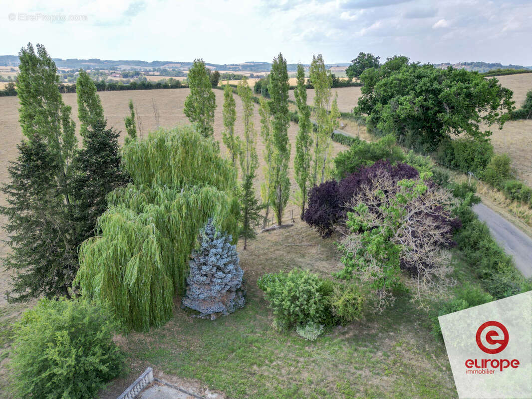 Ferme 10 pièces de 258m2 avec jardin et dépendances à Guillon-Terre-Plaine - photo 8