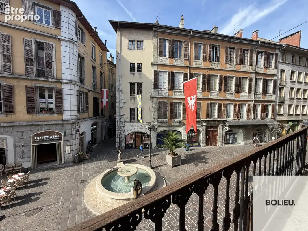 CHAMBÉRY   Hyper-centre   Place Saint-Léger Spacieux T4 de 115 m2 avec ascenseur privatif - photo 1