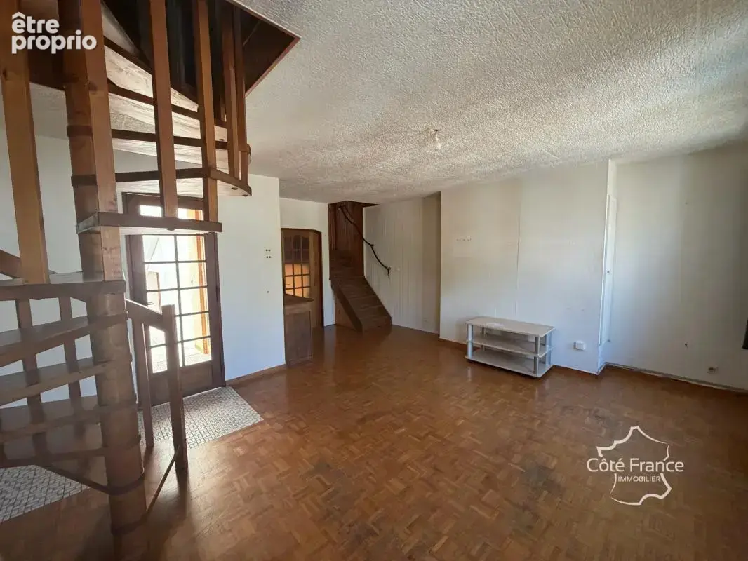 Magnifique maison en pierre de taille   Charme atypique et b - photo 10