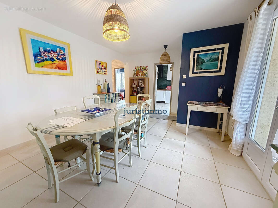 A 1,5 kms du centre ville-maison de plain-pied-3 chambres-piscine-520 m2 de terrain - photo 4