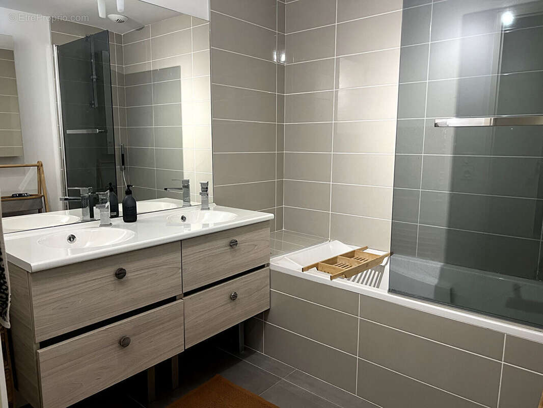 Appartement à MARSEILLE-2E