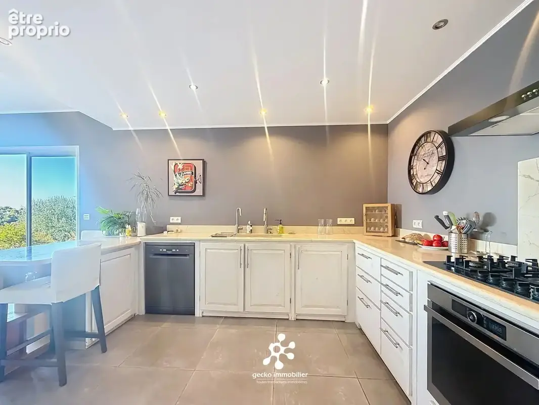 Carros - Les plans - Maison d’architecte avec piscine et terrain de 3000 m2 - photo 7